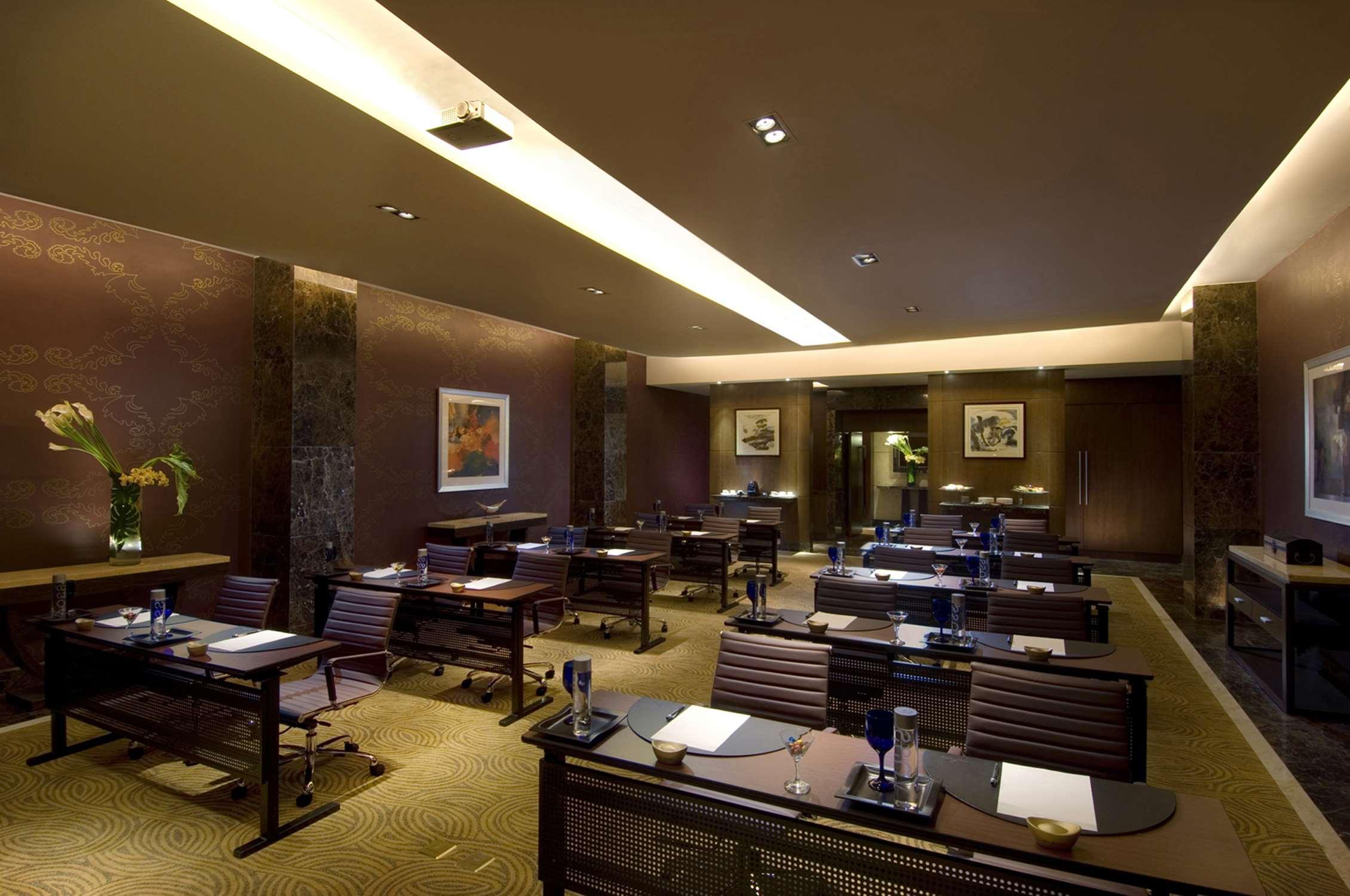 Hilton Hotel 5*